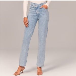 Abercrombie and Fitch The 90s Straight Ultra High Rise